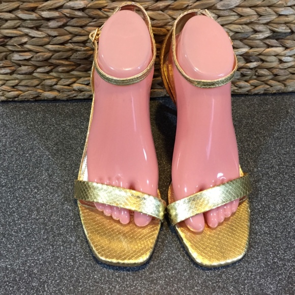 Lilly Pulitzer Gold “Natalie” Heels - Picture 2 of 15